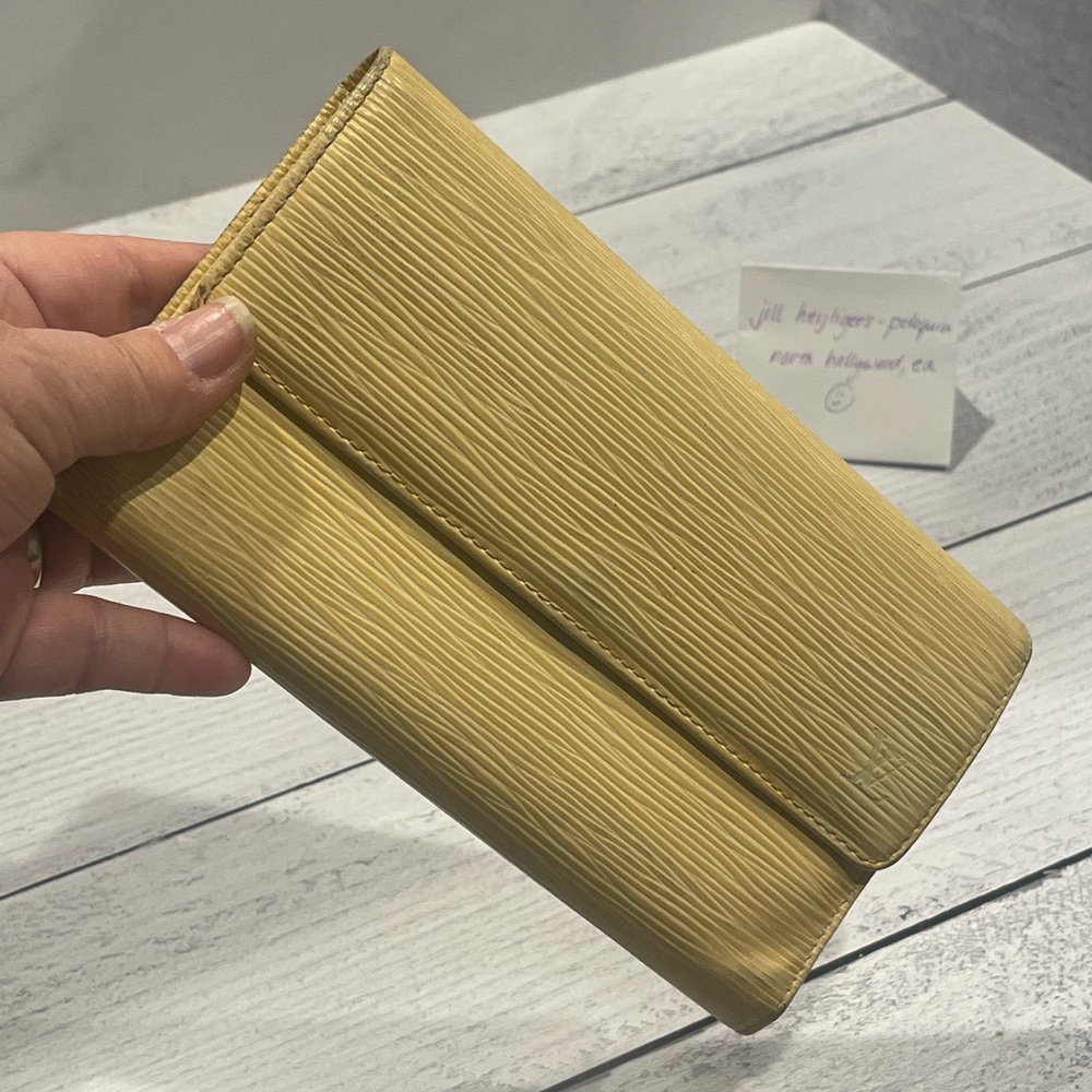 Louis Vuitton International Wallet Epi Leather